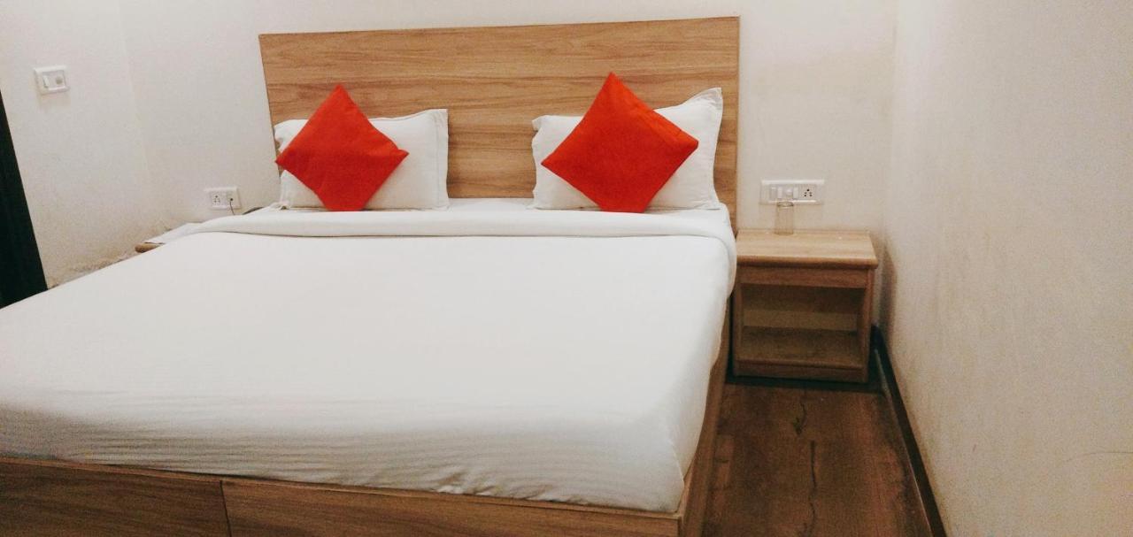 Hotel Golden Bliss At New Delhi Airport Extérieur photo
